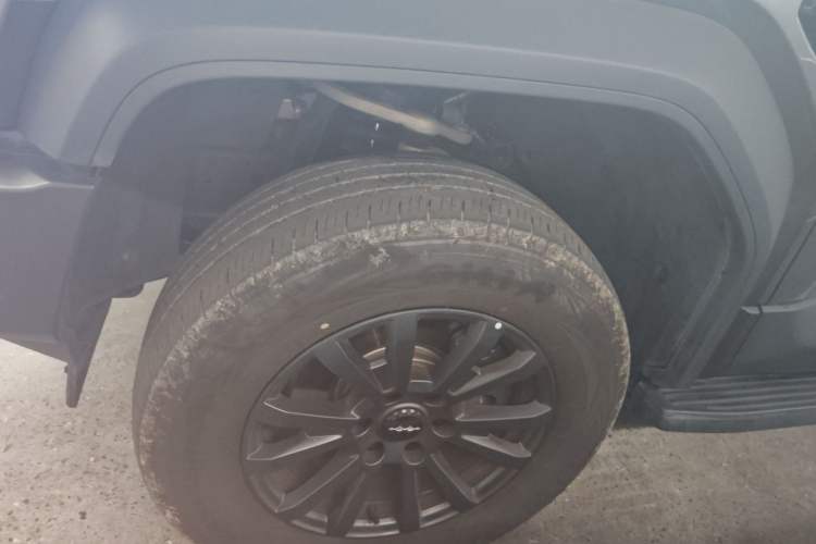 Used Formula Leopard 5 2023 Explore Edition
