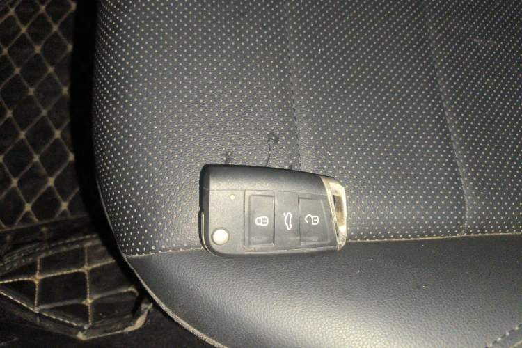 Used Volkswagen Lavida 2019 1.5L Automatic Comfort Edition China VI Standard Interior 1