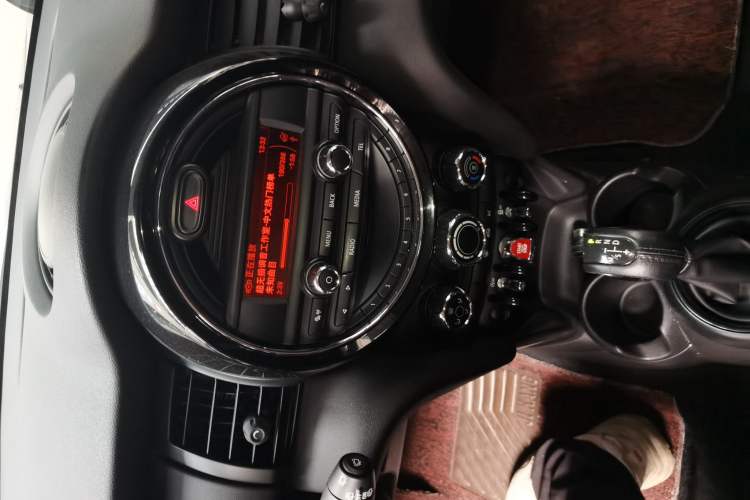 Used MINI 2014 1.2T ONE Audio And AC Panel