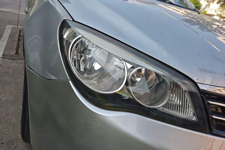 Used Roewe 350 2013 350C 1.5L Automatic Xunyue Edition Right Front Headlight