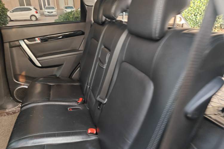 Used Chevrolet Captiva 2012 2.4L 4x4 Flagship Edition 7 Seats