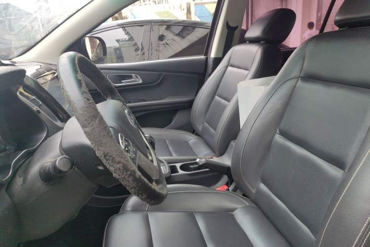 Used SWM X7 2016 1.8L Manual Luxury Edition 7 Seats