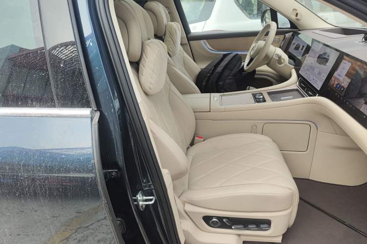 Used Hima AITO M9 2025 Extended-Range Ultra Version 52 kWh 6-Seater
