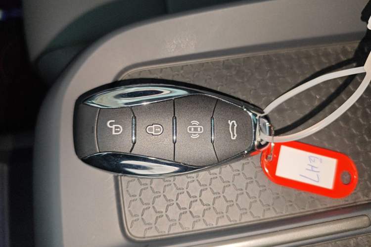 Used Hongqi EH7 2025 690 Smart Selection Edition