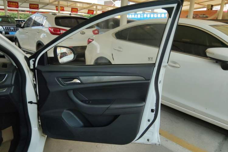 Used Roewe 360 2017 1.5L Automatic Luxury Edition