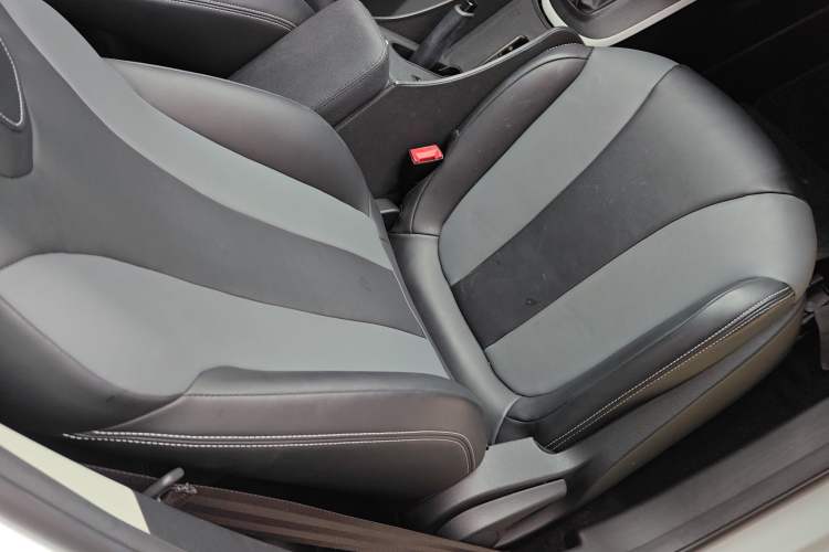 Used Roewe Clever 2022 311km QiQi BoBo Edition Right Front Seat