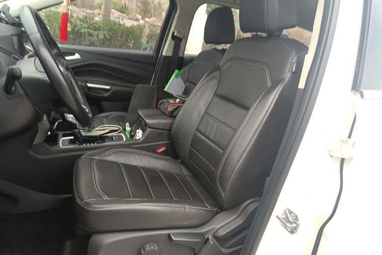 Used Ford Kuga 2018 EcoBoost 180 Two-Wheel-Drive Platinum Edition
