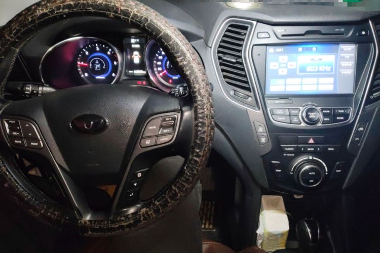 Used Hyundai Santa Fe Classic 2013 2.2T Four-Wheel Drive Comfort Edition with Navigation 7 Seats Audio And AC Panel