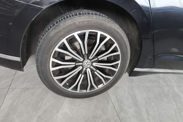 Used Volkswagen Phideon 2019 380TSI Two-Wheel Drive Business Edition China VI Standard
