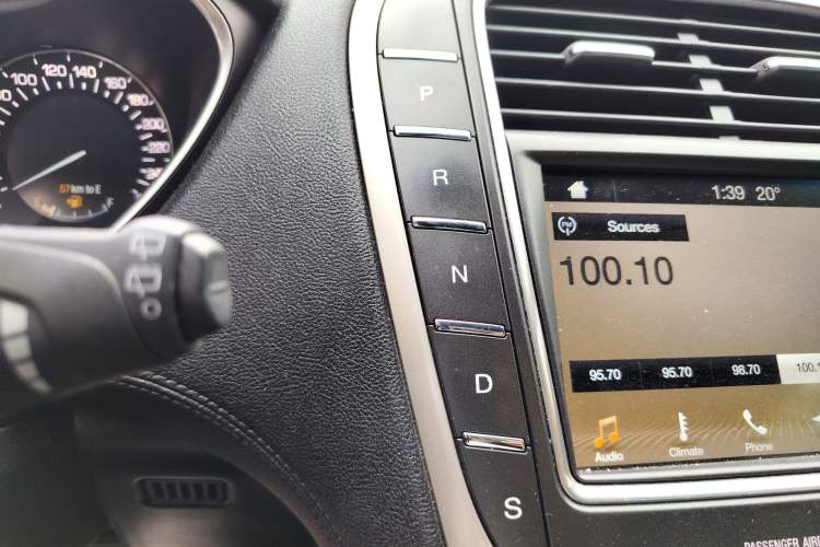 Used Lincoln MKX 2017 2.0T Two-Wheel Drive Deluxe Edition