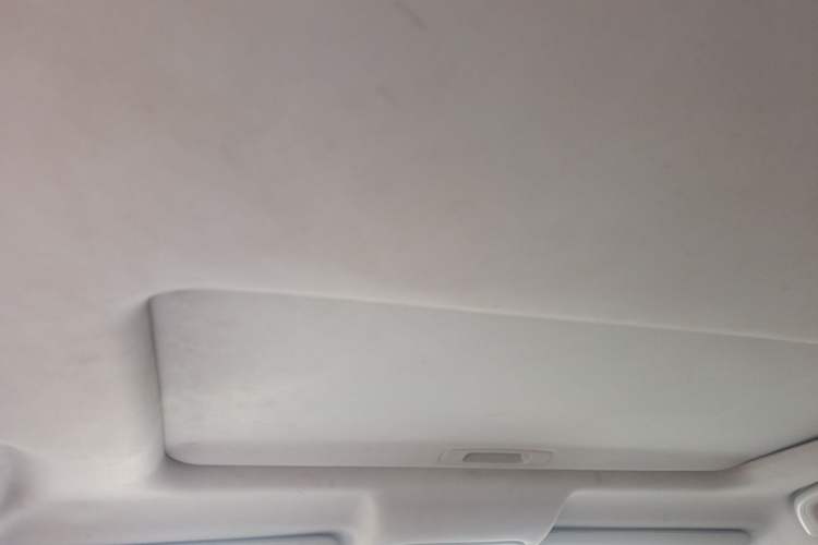 Used CHANGAN CS75 2017 Shangkui Edition 1.5T Automatic Fengyue Model Headliner