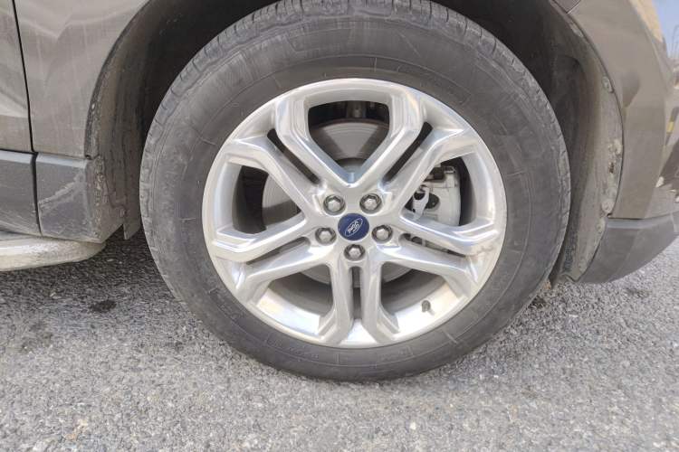 Used Ford Edge 2015 2.0T GTDi Two-Wheel-Drive High-Line Version