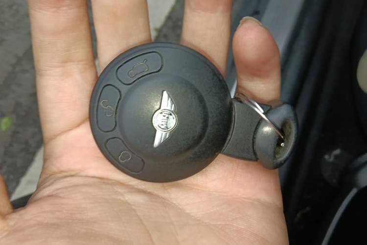 Used MINI 2011 1.6L COOPER Fun Vehicle Key