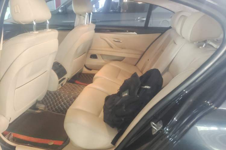 Used BMW 5 Series 2014 525Li Leading Model
