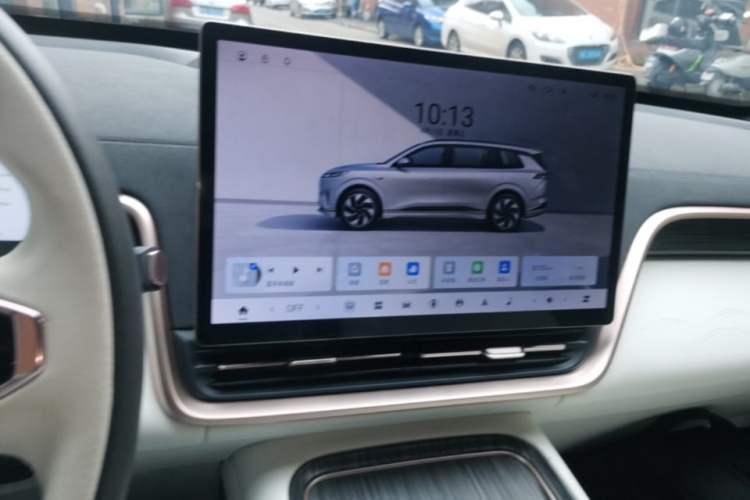 Used Dongfeng eπ eπ008 2024 636Max All-Electric Version 6 Seats Audio And AC Panel