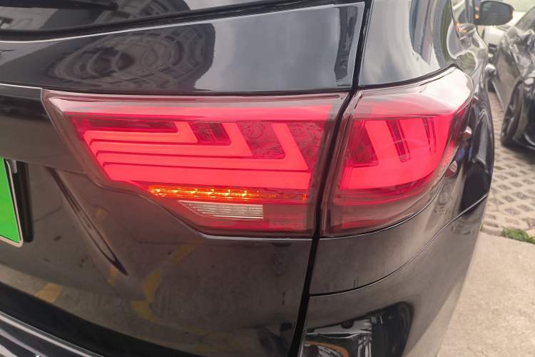 Used Toyota Highlander 2018 2.0T Four-Wheel Drive Luxury Version 7 Seats China VI Standard Right Rear Taillight