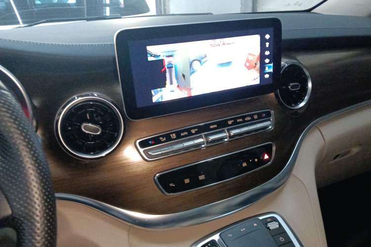 Used Mercedes-Benz V-Class 2021 V 260 L Long-wheelbase Luxury Edition