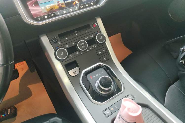 Used Land Rover Range Rover Evoque 2018 240 PS SE Smart Brilliance Edition
