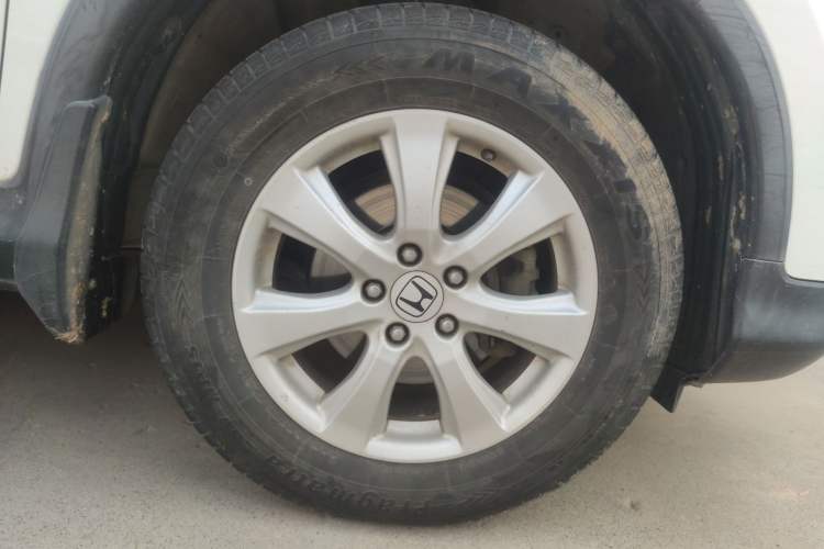 Used Honda CR-V 2012 2.0L two-wheel drive urban version Right Front Wheel Hub