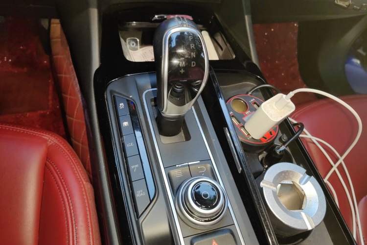 Used Maserati Levante 2018 3.0T Classic Edition Gear Lever