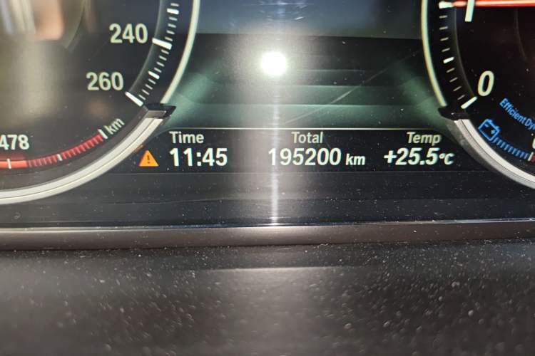 Used BMW 7 Series 2014 730Li Premium Edition Odometer Close Up