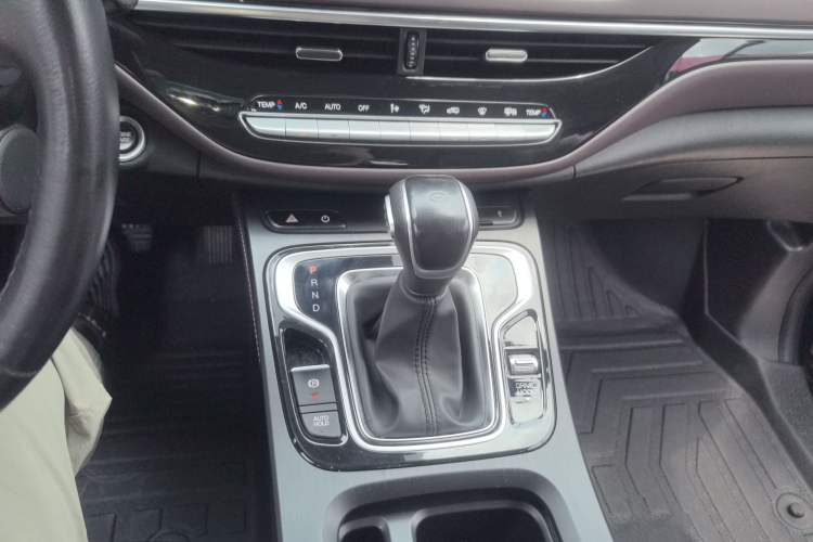 Used GAC Trumpchi M6 2021 PRO 270T Automatic Luxury Edition Gear Lever