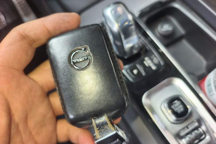 Used Volvo XC60 New Energy 2019 T8 E-Drive Hybrid Intelligent Luxury Sport Edition China V Standard Vehicle Key