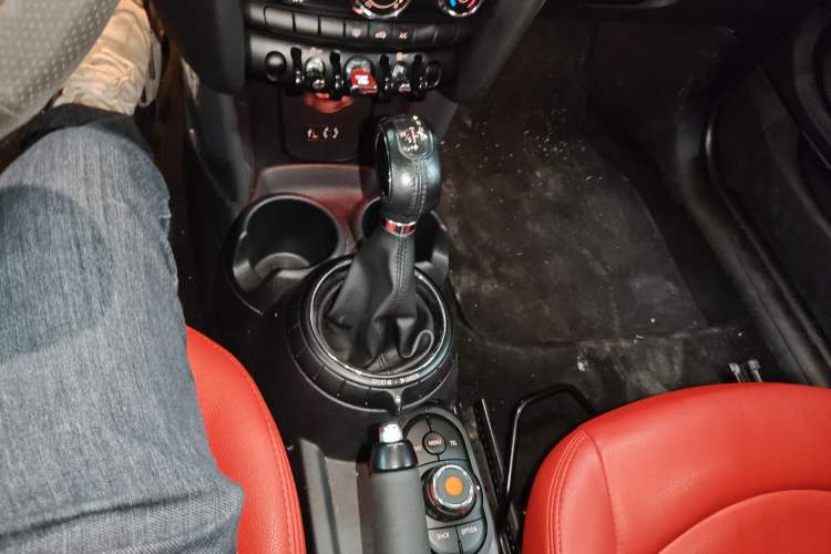 Used MINI 2014 1.5T COOPER Fun
