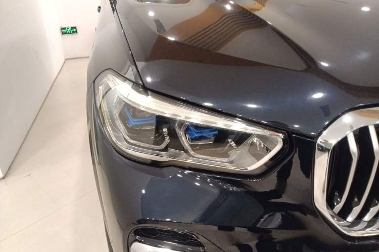 Used BMW X5 2022 xDrive 30Li Luxury M Sport Package Right Front Headlight