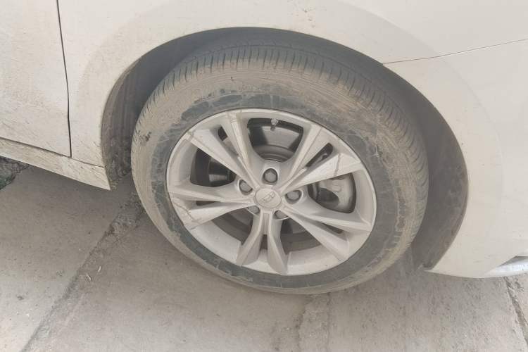 Used Geely Auto Emgrand GT 2020 1.5T MHEV Yaoxiang Edition Right Front Wheel Hub