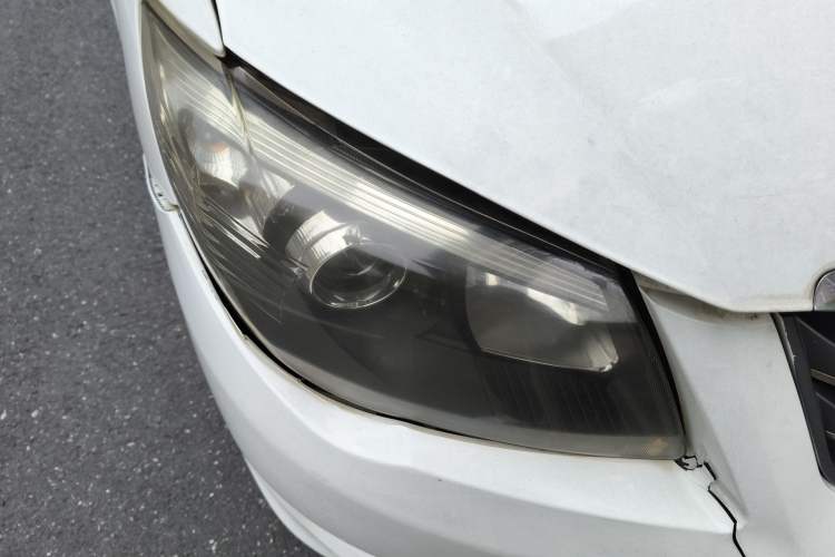 Used BYD L3 2013 1.5L Automatic Comfort Edition Right Front Headlight