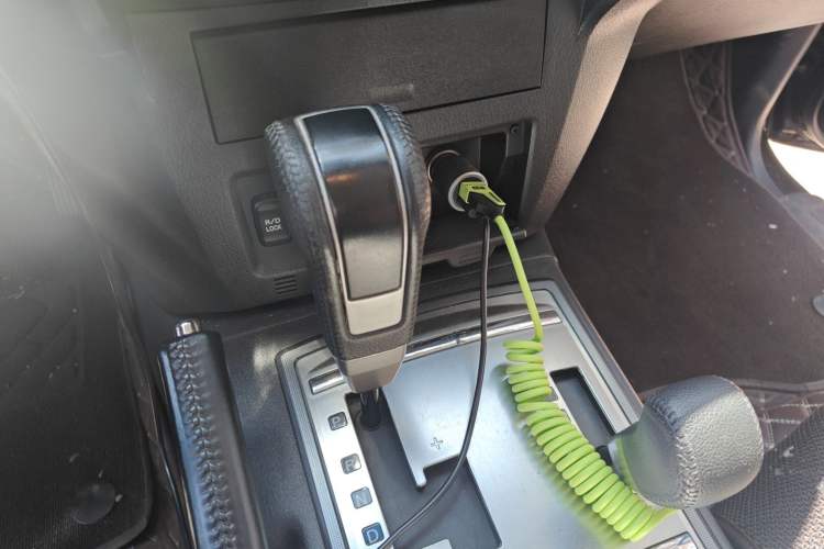 Used Mitsubishi Pajero 2020 3.0L Automatic Prestige Off-Road Edition Gear Lever