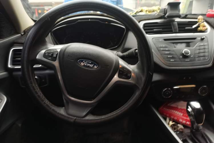 Used Ford Escort 2015 1.5L Automatic Fashion Model