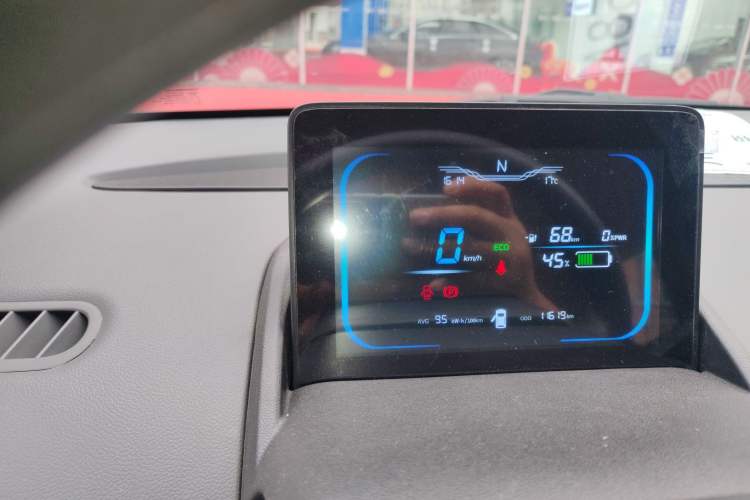 Used CHANGAN NEVO Lumin 2022 155 km – Refreshingly Sweet Edition
