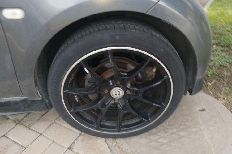 Used smart fortwo 2015 1.0L 52 kW hardtop Dynamic version Right Front Wheel Hub