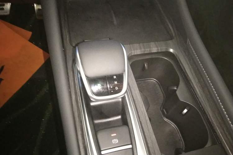 Used Chery Arrizo 8 PRO 2025 Model Pro 2.0T Prestige Version Gear Lever