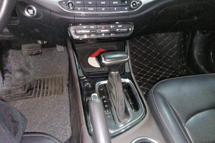 Used GAC Trumpchi GA4 2018 150N Automatic Luxury Edition Gear Lever