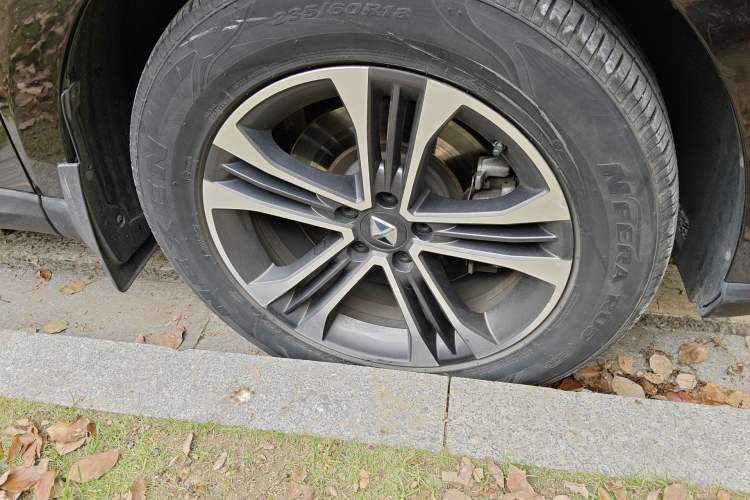 Used BORGWARD BX7 2016 28T Two-Wheel Drive Luxury Version 5 Seats
