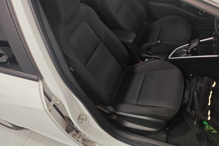 Used Chevrolet Cavalier 2021 325T Automatic Enjoyment Edition Right Front Seat