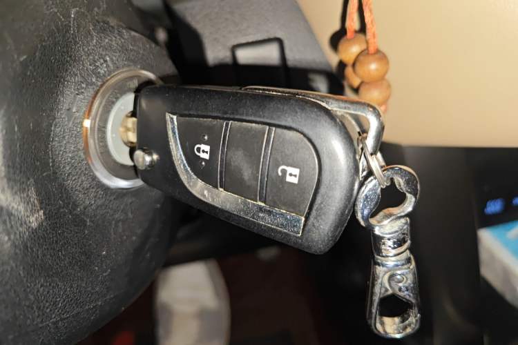 Used Toyota RAV4 2015 2.0L CVT Two-Wheel Drive Fashion Edition
