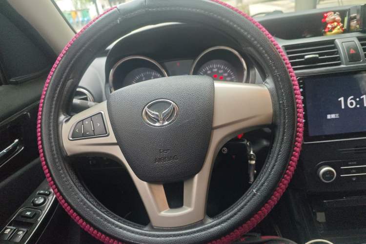 Used HYOSOW S3 2014 1.5L Comfort Version China IV Emission Standard Steering Wheel