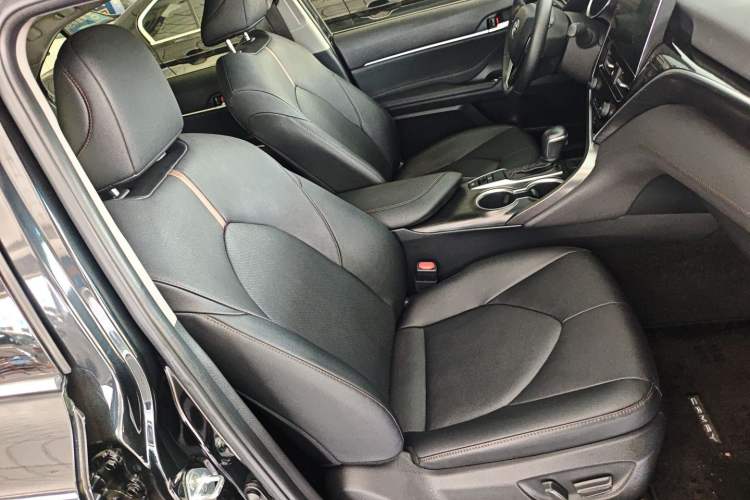 Used Toyota Camry 2021 2.0G Luxury Edition Right Front Seat