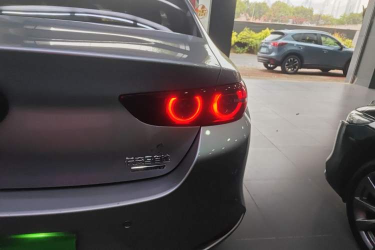 Used Mazda 3 Axela 2021 2.0L Automatic Zhiya Edition Right Rear Taillight