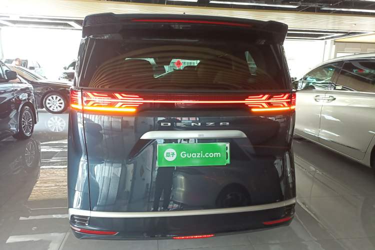 Used Denza D9 2022 DM-i 970 Four-Wheel Drive Flagship Model
