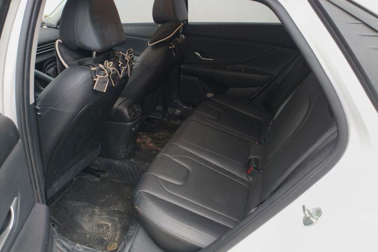 Used Hyundai Elantra 2022 1.5L CVT LUX Prestige Edition
