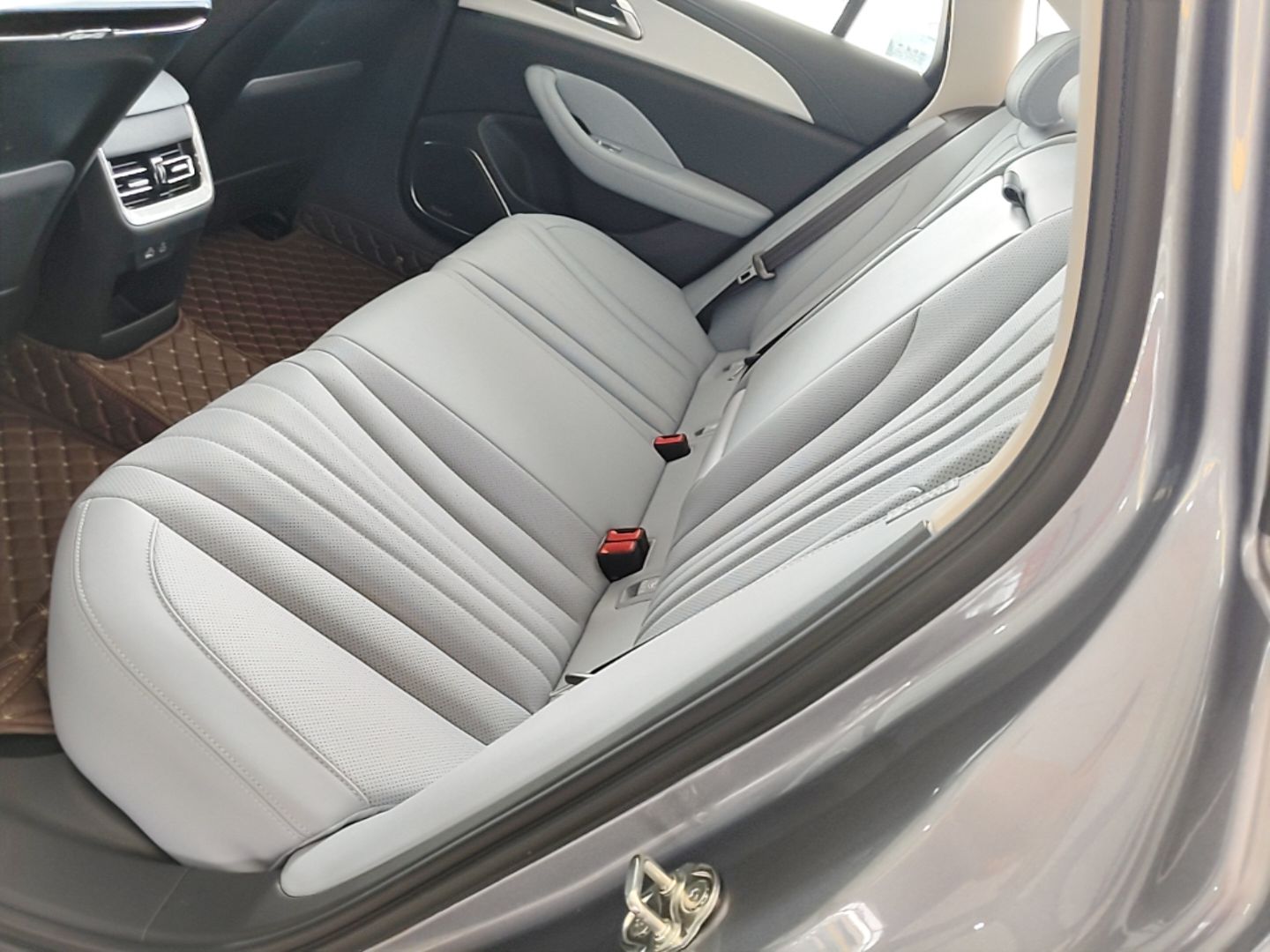 Hongqi H5 PHEV 2025 170 Super Hybrid Version — снимка 20