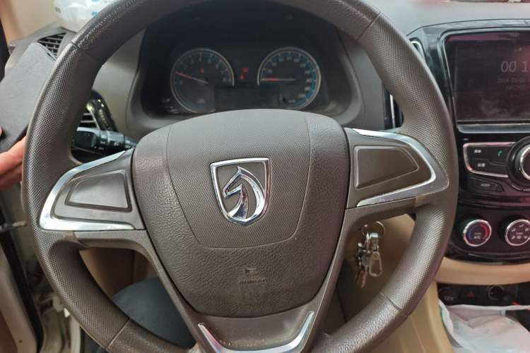 Used Baojun 730 2014 1.5L manual Comfort version 7 seats
