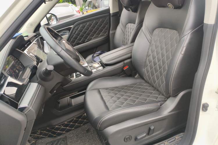 Used Venucia Star 2020 260T Automatic 48V Mild Hybrid Turbocharged Starry Edition
