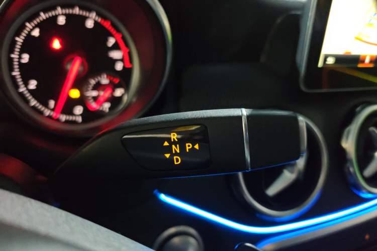 Used Mercedes-Benz GLA 2017 GLA 200 Sport Edition Gear Lever