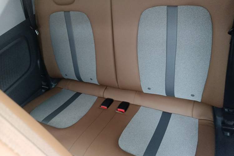 Used Wuling Hongguang MINIEV 2022 GAMEBOY 200km Gaming Edition with Lithium Iron Phosphate Left Rear Seat